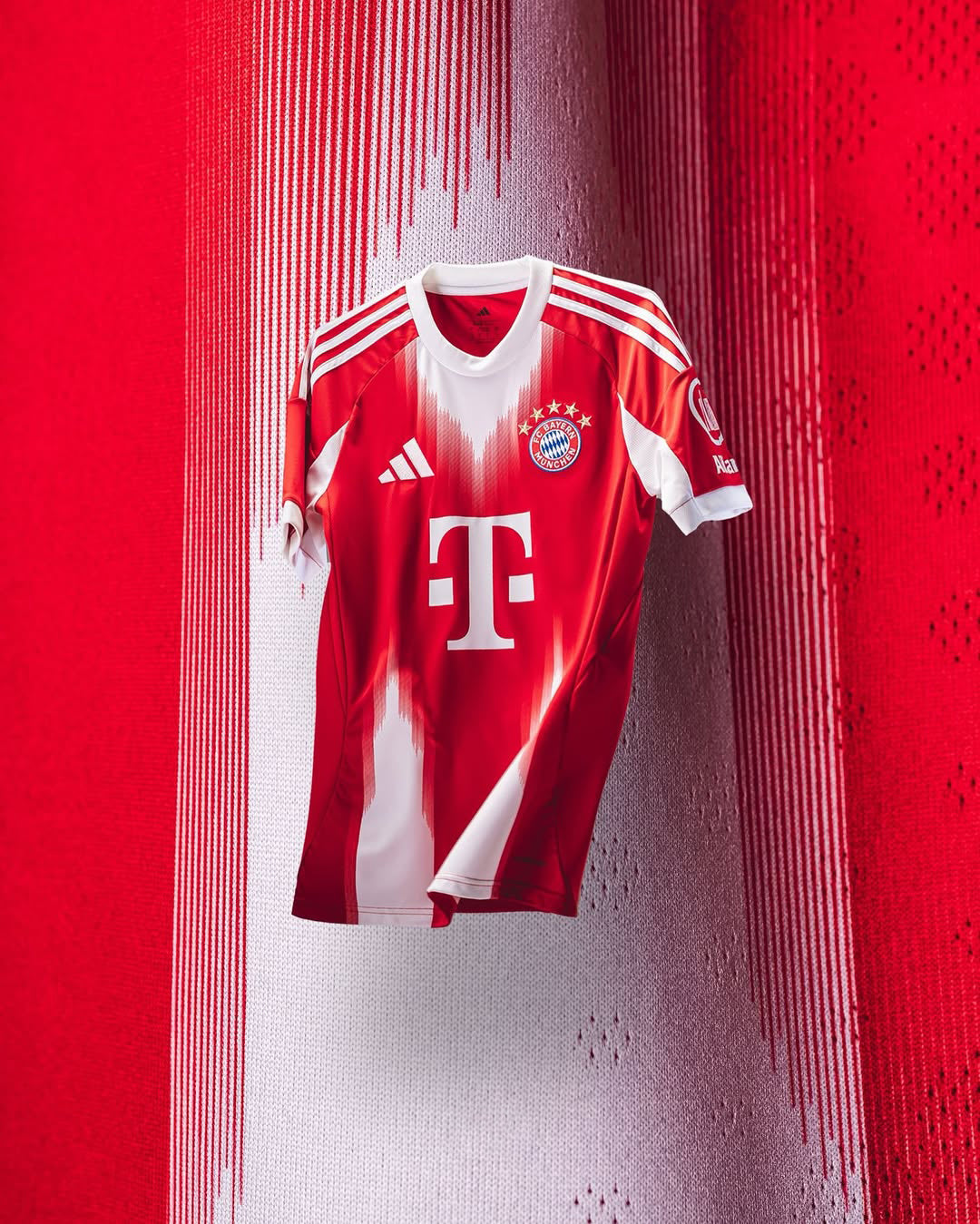 FC Bayern Munich 2025/26 Home Jersey [Player Version]