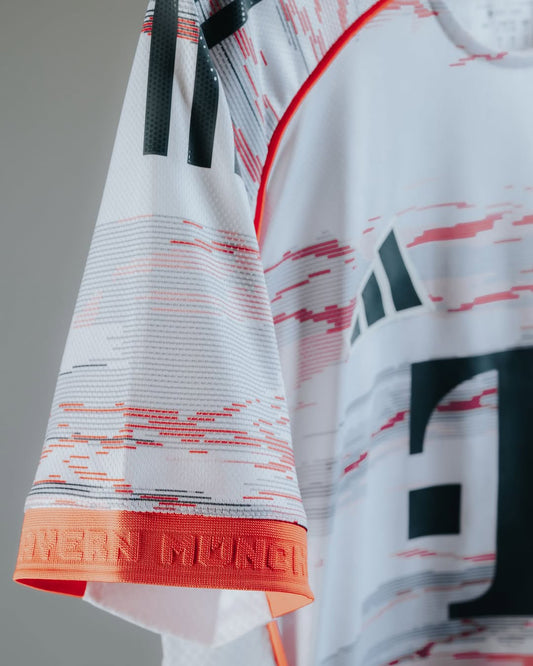 FC Bayern Munich 2025/26 Away Jersey [Player Version]