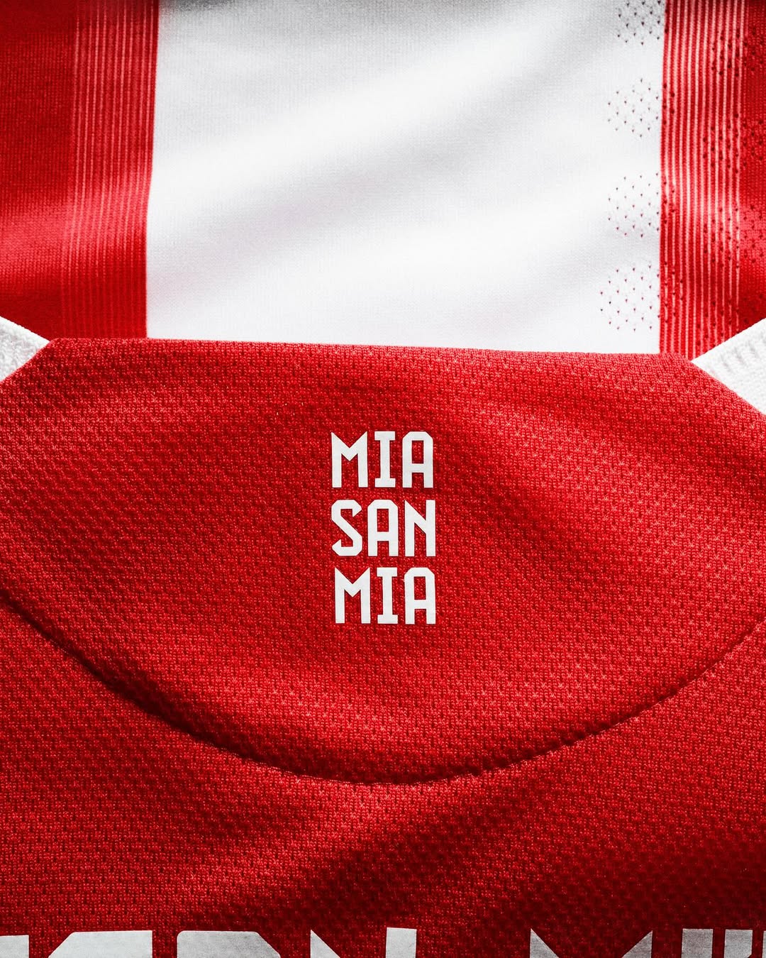 FC Bayern Munich 2025/26 Home Jersey [Player Version]